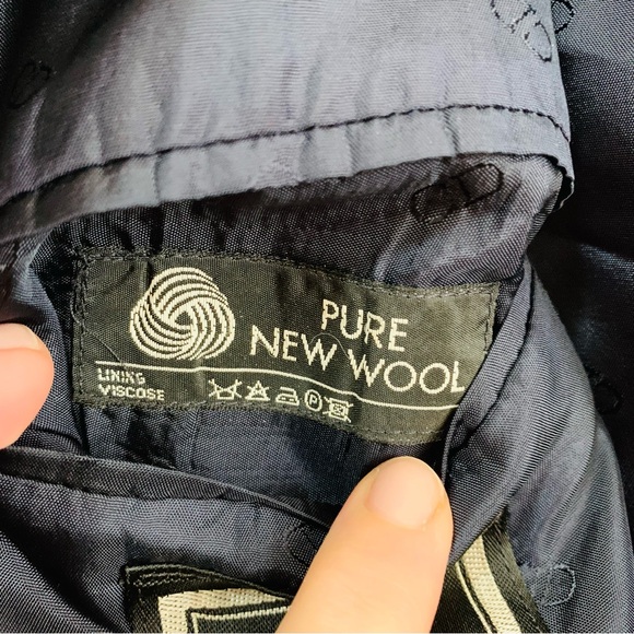 Christian Dior Double Breasted Navy Wool Blazer with Gold Buttons size 48 - Picture 4 of 6